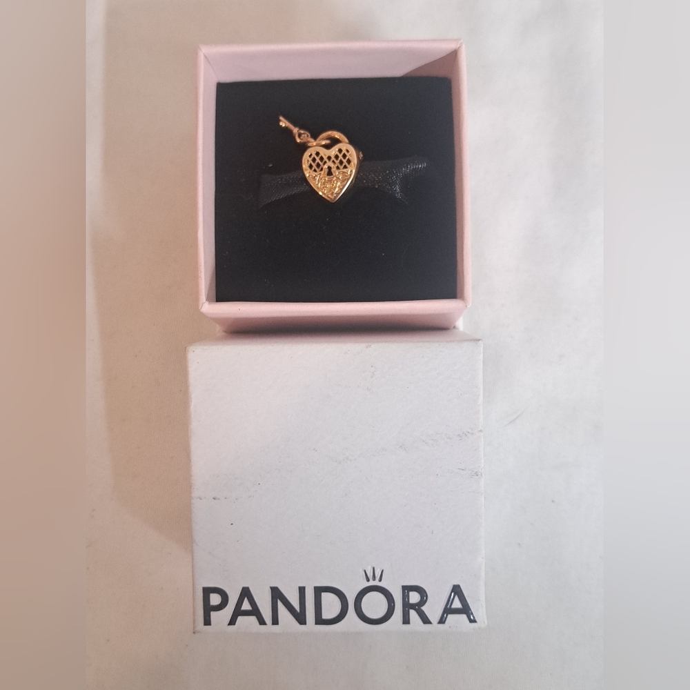 Pandora Rose Heart Lock & Key Charm - Picture 2 of 7